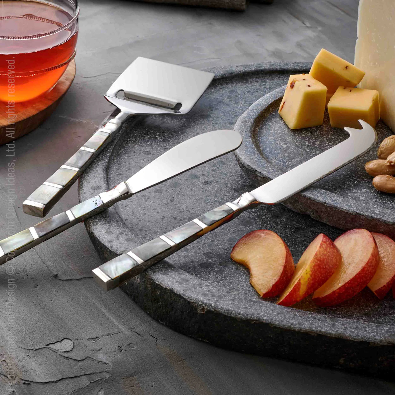 Abalon™ cheese knives